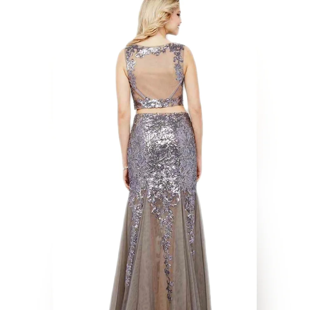 Dress - Picture 2 of 2